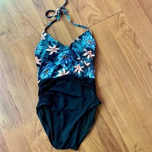 NWT ♥️🤱🏻BREAST FEEDING SWIMSUIT 🤱🏻♥️